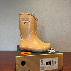 Bogs Kids size 2 rose gold